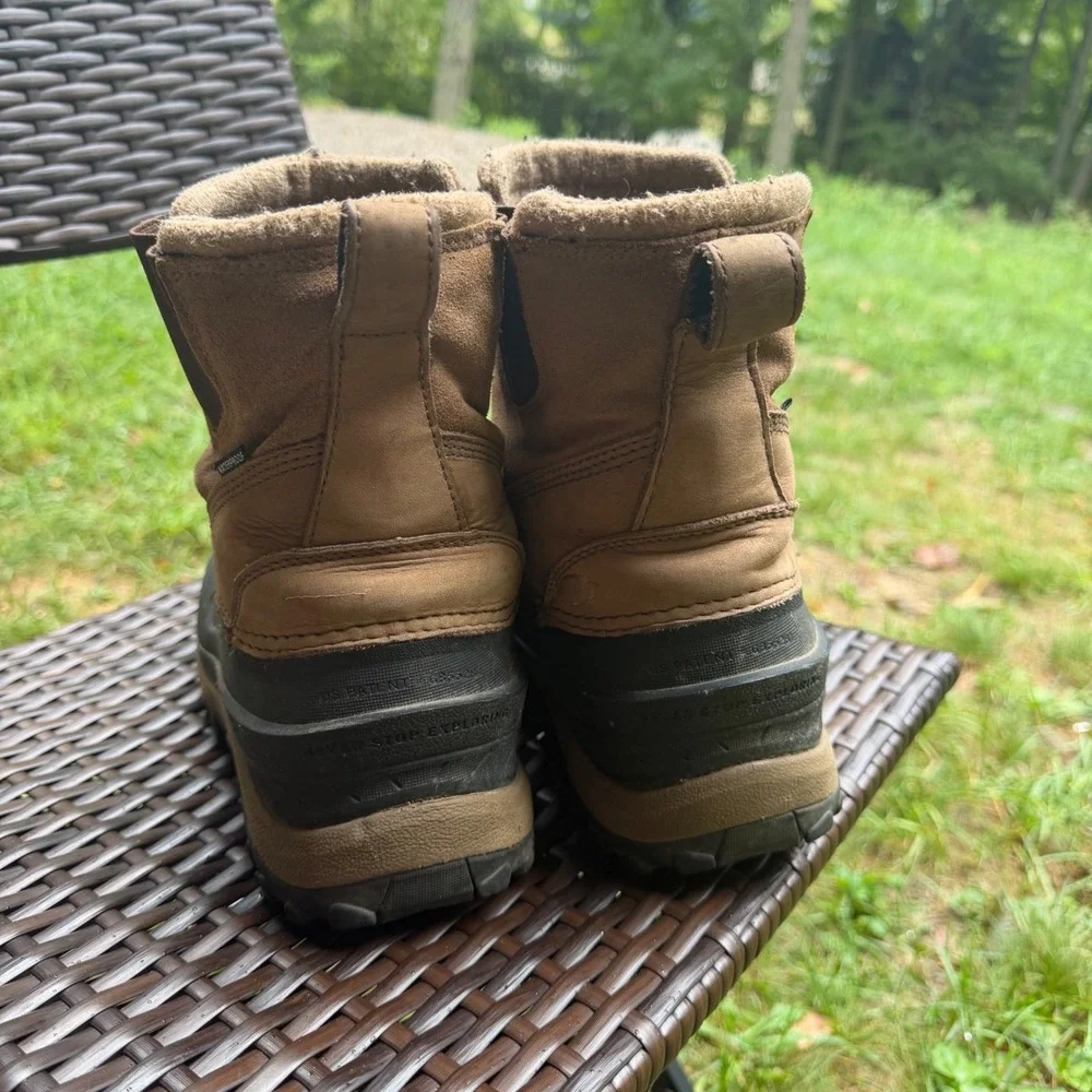 A- The North Face Men Chilkat II Waterproof Insulated Winter Boots Brown US 10